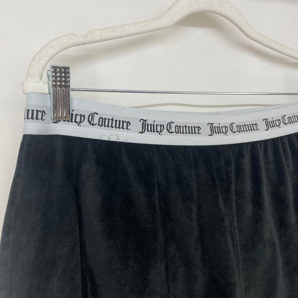 Juicy Couture Size XL Sleep Shorts Black Velour Rhinestone Logo Y2K Loungewear - Picture 3 of 6
